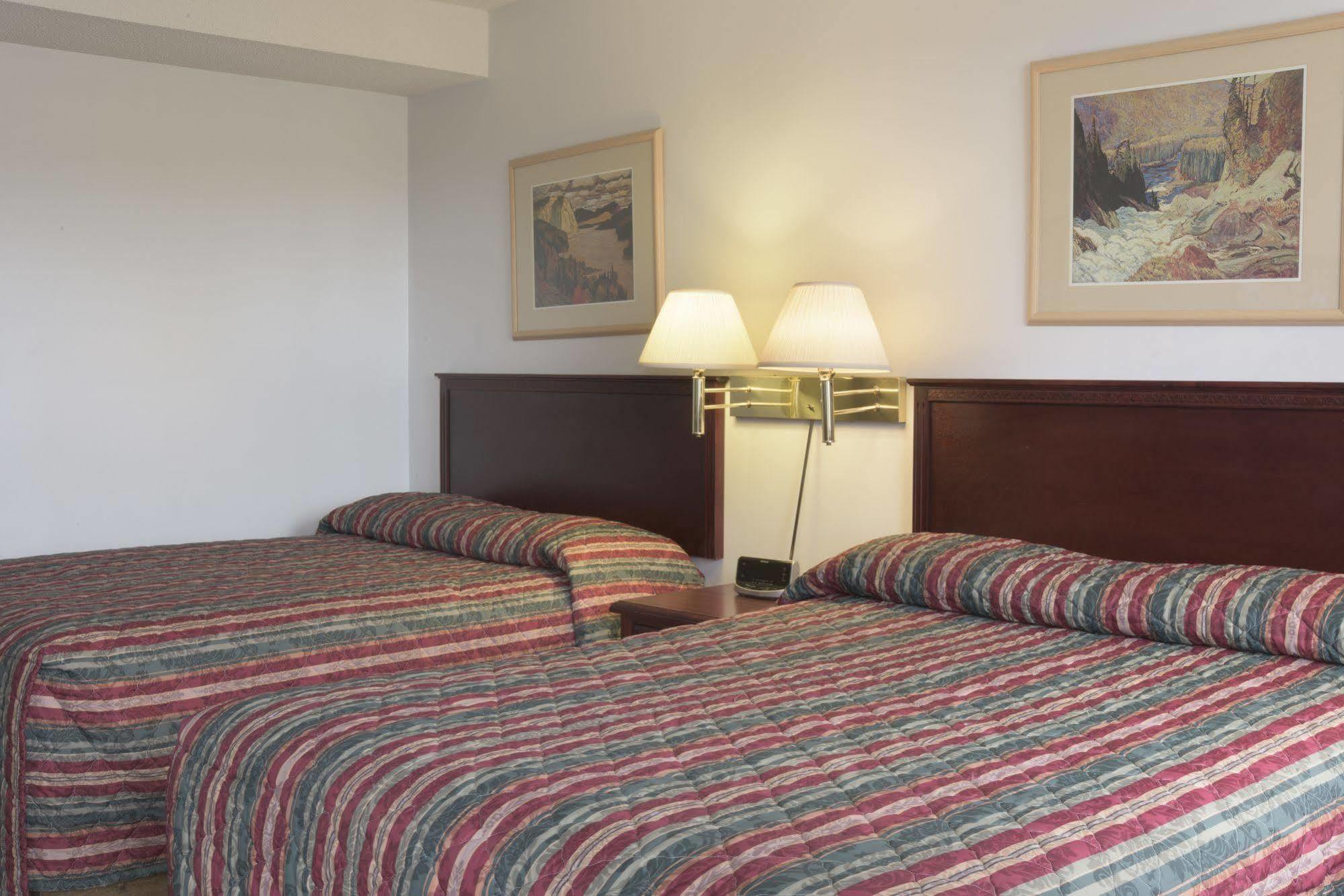 מדיסין הט Sun-Dek Motel מראה חיצוני תמונה
